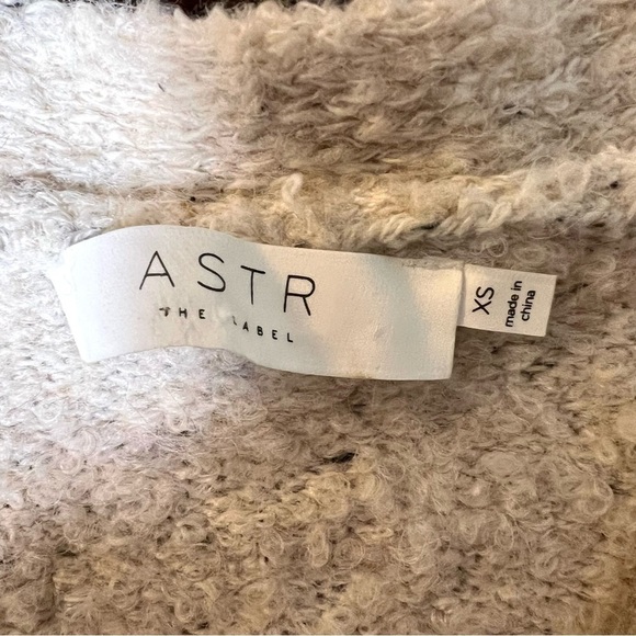ASTR The Label Wrap Style Sweater Cream Boucle Balloon Sleeve Pullover Size XS - Picture 8 of 10